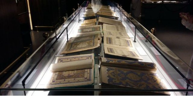 Melihat Koleksi Alquran Langka yang Dipamerkan di Madinah