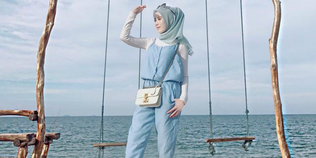 Outfit Hijab Ke Pantai