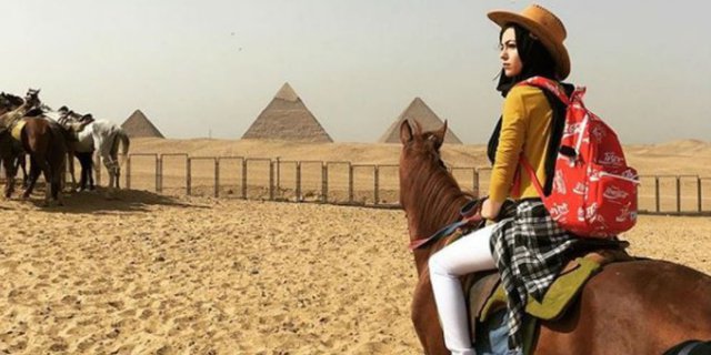 Fayrouz Gadalla, Hijaber Cantik yang Hobi Petualangan Ekstrem