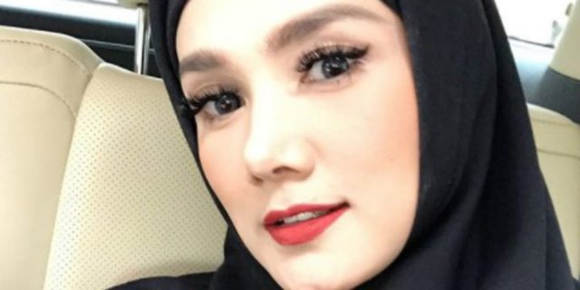 Lihat Mulan Jameela Berhijab, Reaksi  Warganet di Luar Dugaan