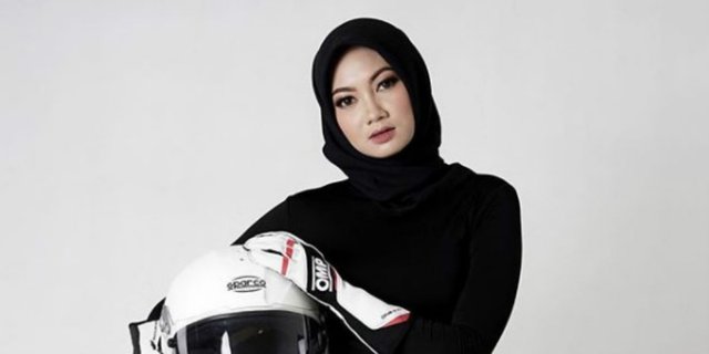 Reaksi Tak Terduga Pembalap Senior Lihat Diandra Berhijab