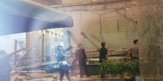 Selasar Gedung BEI Ambruk, Polisi: Bukan Karena Bom