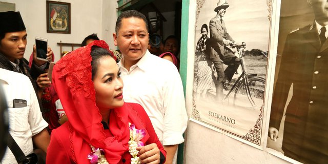 Gaya Pidato Bung Karno ala Puti Guntur 