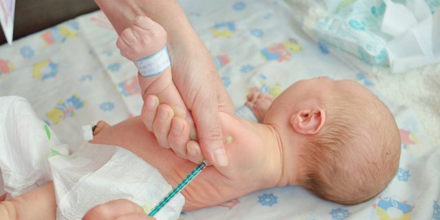 Jangan Takut Efek Samping Vaksin Pada Si Kecil, Ini Faktanya