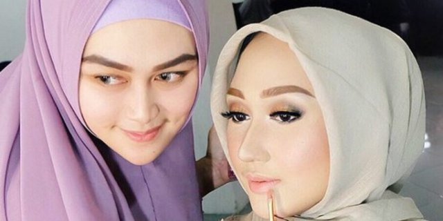 Mengenal 3 Makeup Artis Berhijab Paling Hits di Indonesia