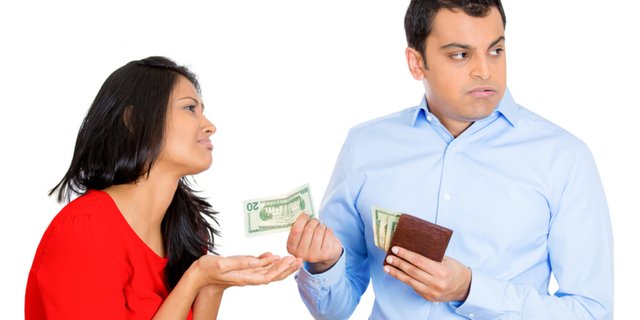 Soal Uang, Ada Baiknya Istri Tak Terlalu Andalkan Suami