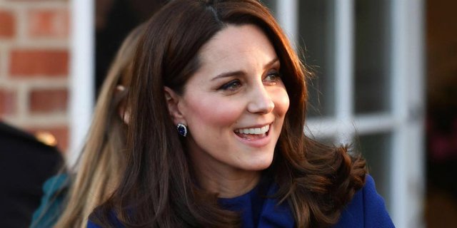 Gaun Hamil Mewah Kate Middleton Tuai Kritikan Pedas