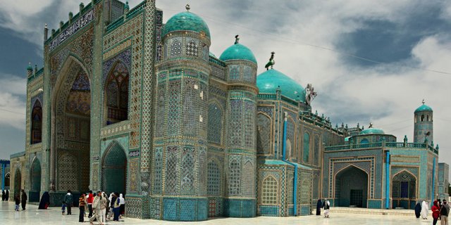 Masjid Megah Ini Konon Dibangun di Atas Tulang Sepupu Nabi