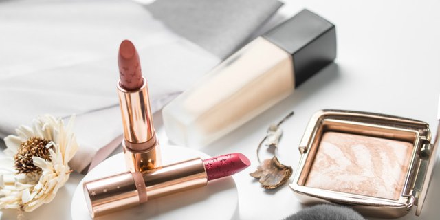 Tips Memilih Lipstik Nude Sesuai Warna Kulit