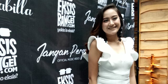 Jalani LDR, Salshabila Adriani Curhat Lewat Lagu