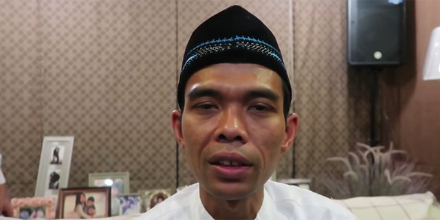 Ketika Ustaz Abdul Somad Dikepung 100 Artis