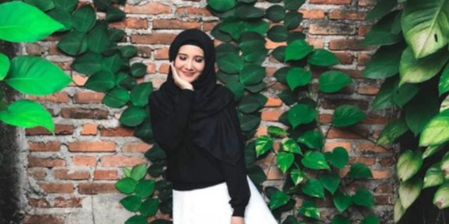 Perubahan Penampilan Zaskia Sungkar pasca Umrah Makin Syari