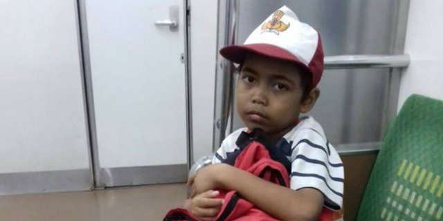 Trenyuh, Bocah SD PP Parung-Jakarta Sendirian Demi Bersekolah