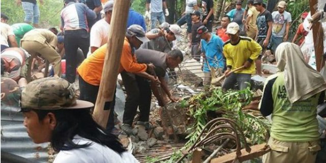 Lagi Latihan Karawitan, Pelajar SMP Tertimpa Bangunan Tua