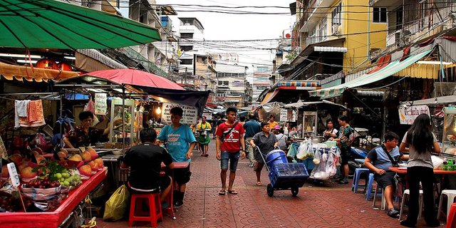 Berburu Kuliner Kaki Lima Halal di Bangkok