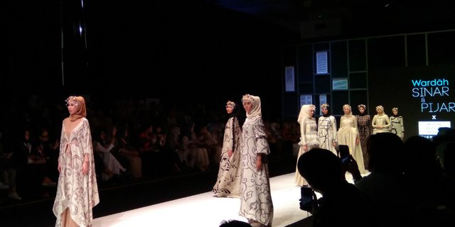 Khanaan Tawarkan Batik Lebih Classy Bergaya Victorian Look