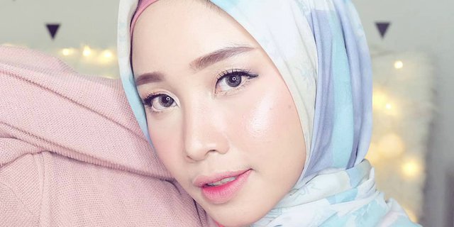 Teknik Membuat Riasan Ombre Lips Sempurna 