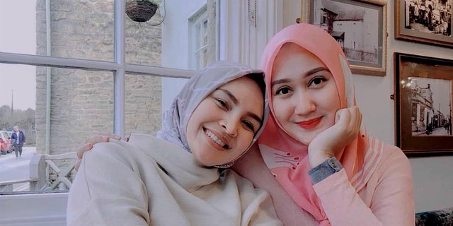 Ria Miranda Bocorkan Tips Pilih Hijab Nyaman untuk Pemula