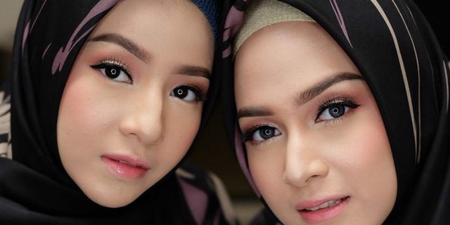 Foto Bareng, Kecantikan Dua Artis Ini Disebut Bidadari Kembar