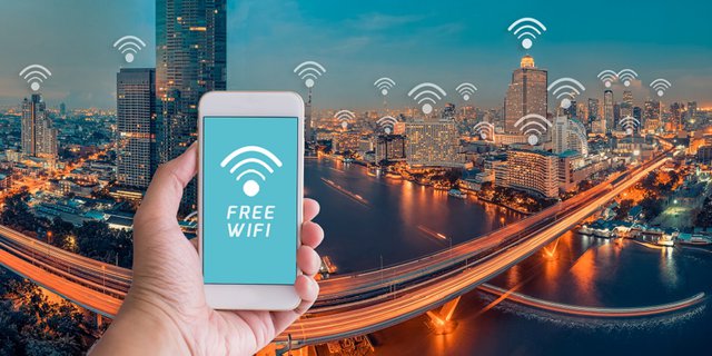 Survei: Turis Singapura Paling Haus Wi-Fi di Asia