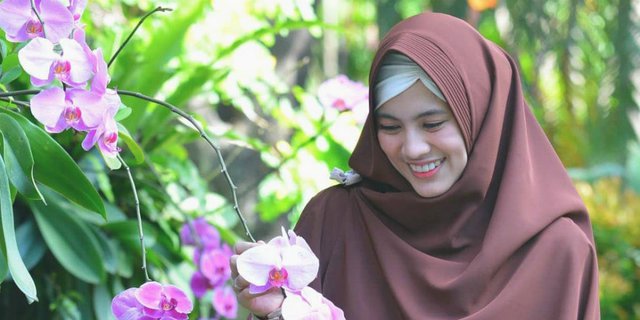 Inpirasi Busana Ramadan 5 Artis Berhijab, Menarik Diikuti