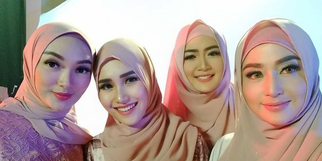 Sederet Artis Pakai Hijab, Siapa yang Paling Bikin Pangling?