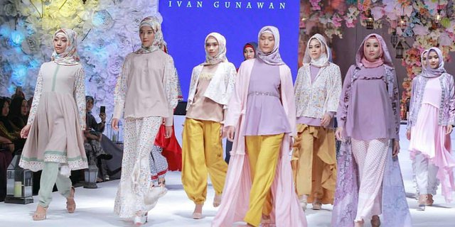 2 Tips Ivan Gunawan Kenakan Hijab Simpel Jadi Lebih Stylish