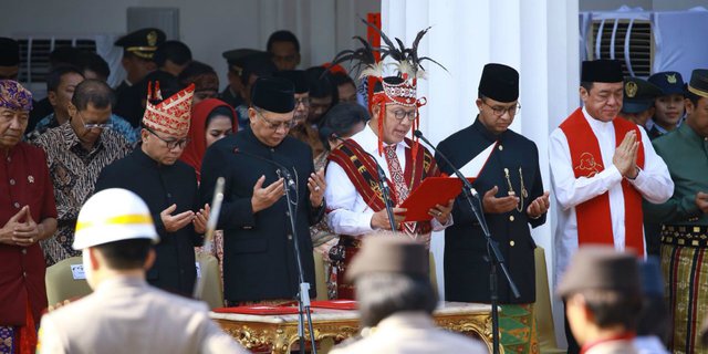 34 Pakaian Adat Beserta Nama Dan Asal Provinsinya Di Indonesia Pakaian Gambar Indonesia