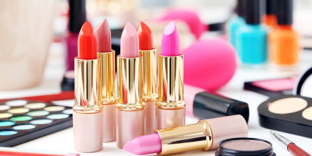 5 Warna Lipstik Wajib Punya, Beserta Manfaatnya