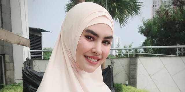 Kisah Hijab Sederhana, Jalan Kartika Putri Temukan Hidayah