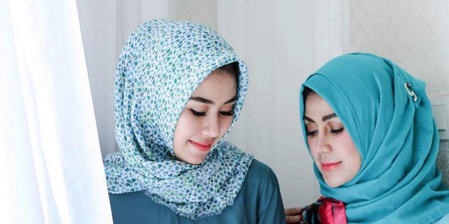 Belajar Berhijab, Syahnaz Sadiqah Disebut Secantik Mama Ami