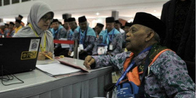 Beda Jalur Cepat dan Gerbang Biasa untuk Jemaah Haji Indonesia