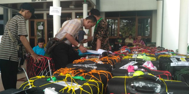 Jemaah Haji Gemetar Saat Kopernya Dibongkar, Isinya Ternyata..