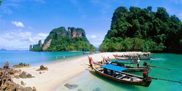 10 Pantai Paling Populer Di Instagram, Dari Indonesia? | Dream.co.id