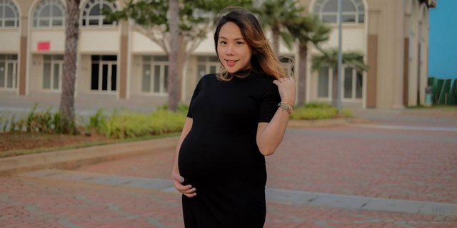 Hamil Besar Joget Kiki Challenge, Aksi Mama Ini Bikin Melongo