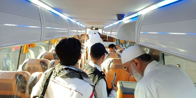 Tarik Ongkos ke Jemaah Haji, Sopir Bus Dipecat!