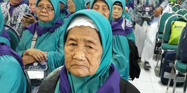 Bermodal Uang Dimakan Rayap, Nenek Renta Sebatang Kara Ini Naik Haji