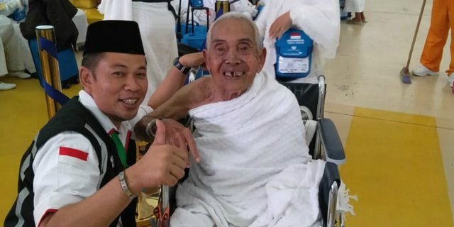 Mengaku Umur 120 Tahun, Inikah Jemaah Haji Tertua Indonesia?