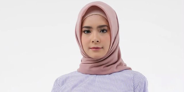 Tren Busana & Warna Hijab yang Hits untuk Idul Adha