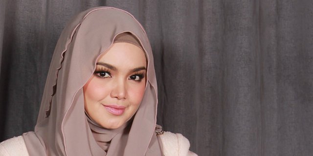 Siti Nurhaliza Pakai Baju 11 Tahun Lalu, Tubuhnya Bikin Takjub