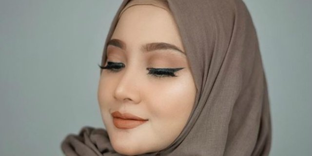 Tutorial Hijab Anti 'Letoy' dari Youtuber Linda Kayhz