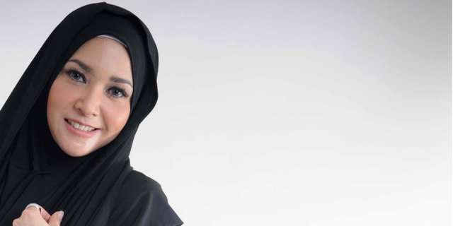 'Maia Estianty Tanya-tanya Hijab ke Mulan Jameela'