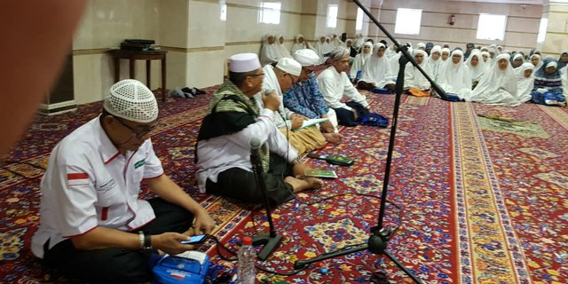 Jemaah Haji Indonesia Gelar Zikir Bersama & Khataman Quran di Mekah