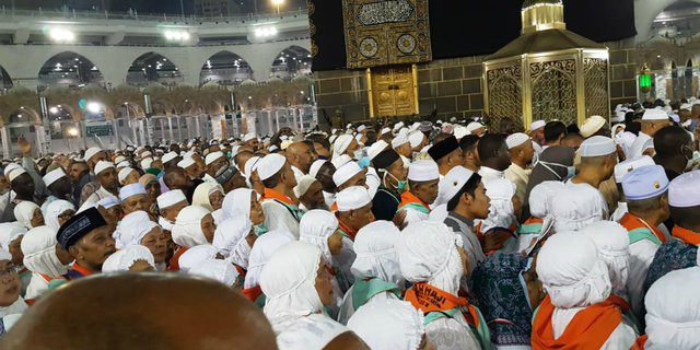 Derai Air Mata Saat Jemaah Haji Indonesia Tinggalkan Kabah