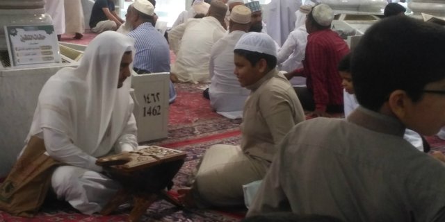 Belajar Mengaji di Masjid Nabawi
