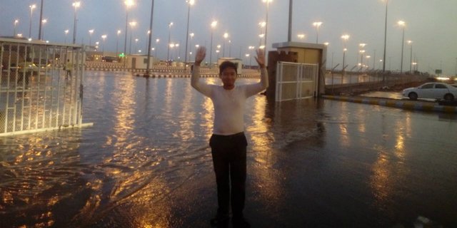 Mekah Dilanda Hujan Deras dan Angin Kencang, Jeddah Badai Pasir