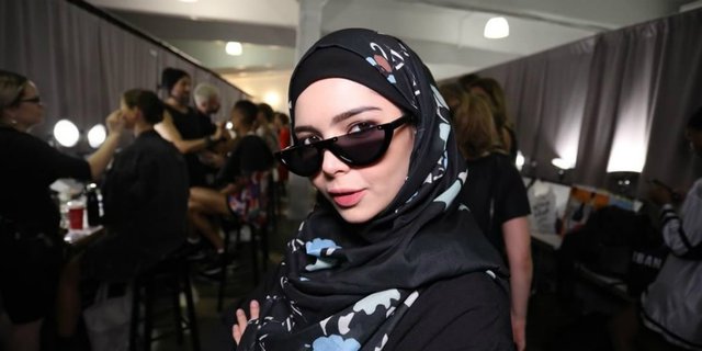 Gabungkan Wayang & Marrakech, Vivi Zubedi Gebrak New York Fashion Week