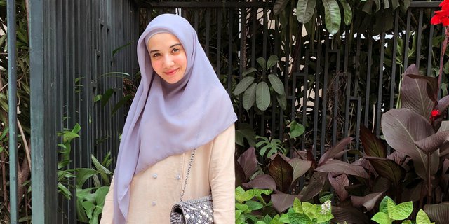 'Mix and Match' Hijab Syari Kece Andalan Zaskia Sungkar