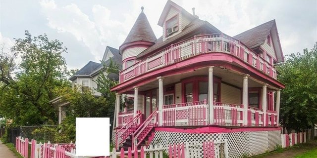 Rumah Warna Pink Bergaya Victorian Dijual, Ingin Membeli?