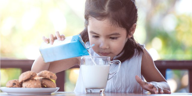 Berikan Porsi Susu yang Pas, Jangan Sampai Anak Obesitas